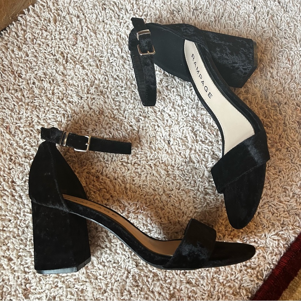 Rampage Black Crushed Velvet Dress Sandals Ankle Straps Open Toe Women’s Size 8